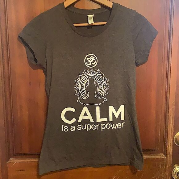 “Calm is a Superpower” Yoga Zen T-shirt M - Picture 1 of 3